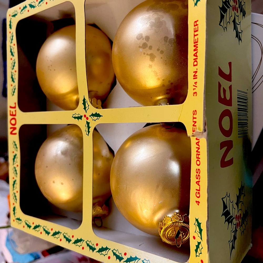 BUNDLE of VINTAGE 100 Glass Christmas Tree Ornaments and Gold Ribbon
